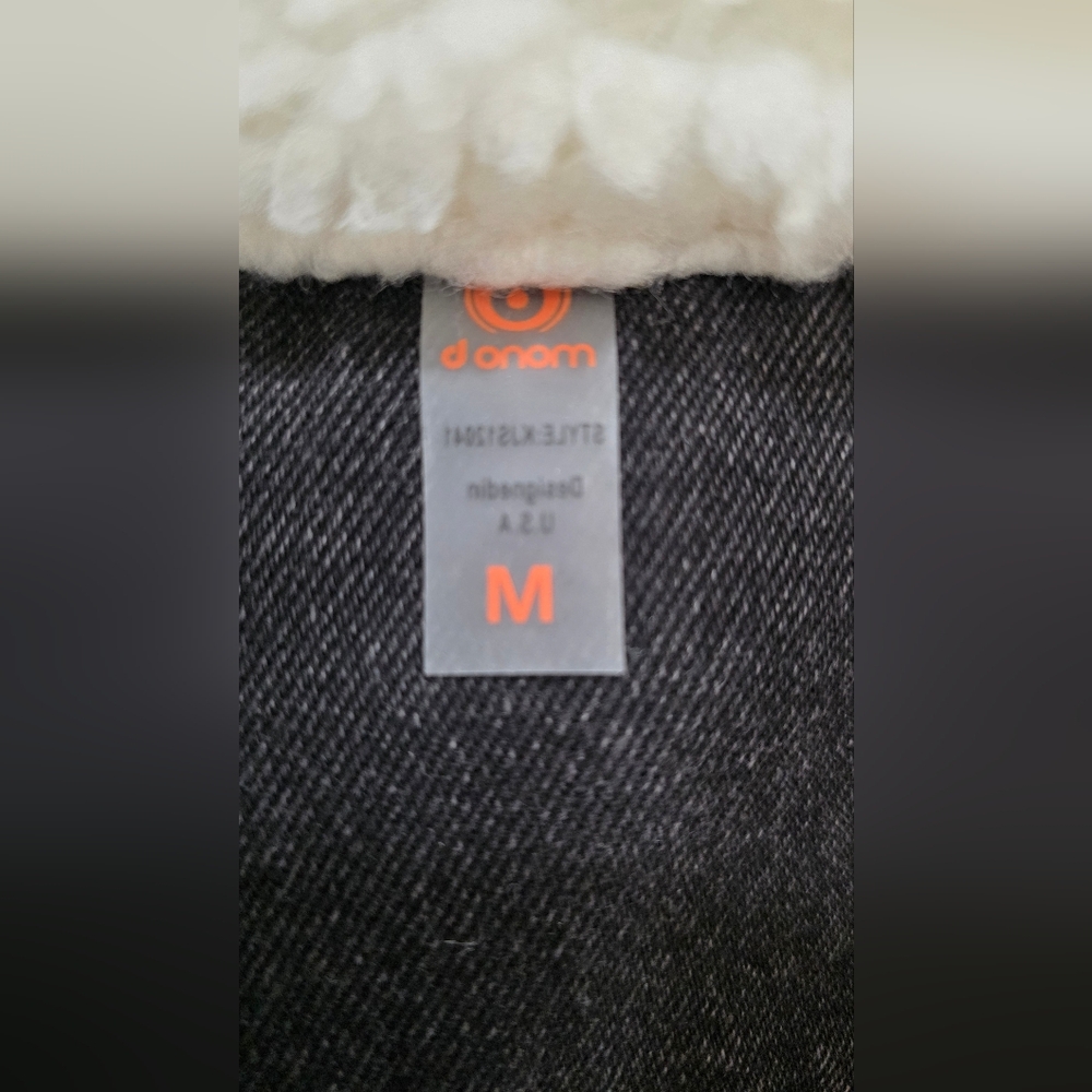 Women's Sherpa Collar Denim Jacket - Picture 8 of 9